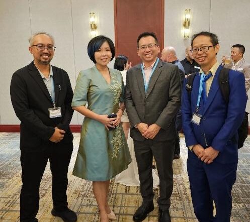 1 Sept - Mr Azmi Abdul Rahim with Singapore Ambassador to Cambodia, HE Ms Teo Lay Cheng and members of the SBF delegation - 2